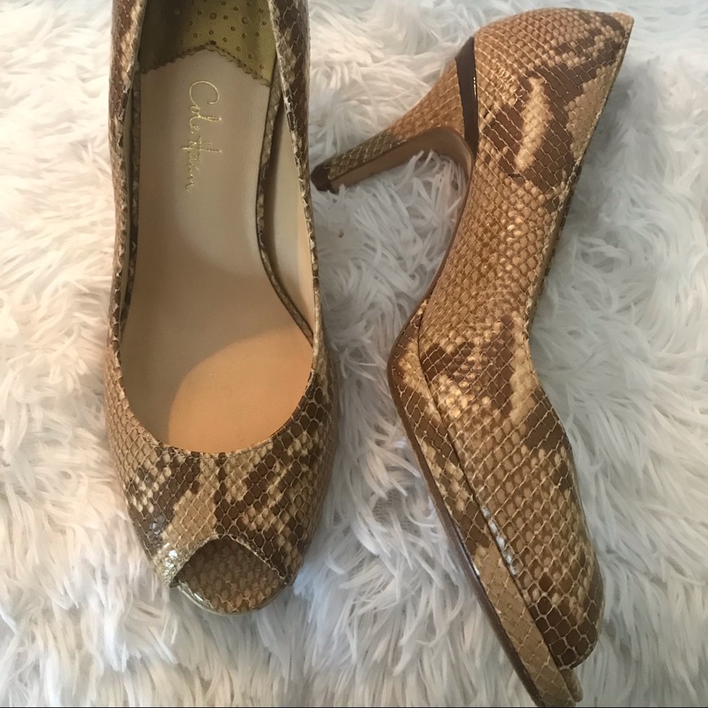 Cole Haan peep toe platform pump 9B reptile print